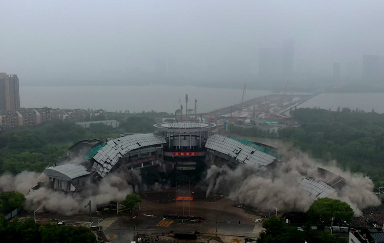 南昌高新區(qū)管委會原辦公大樓爆破拆除
